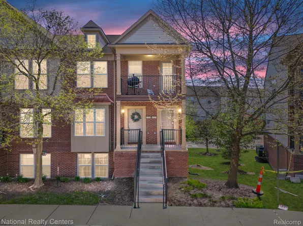 27921 Hopkins Dr, Novi, MI 48377