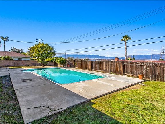 4th image of 22654 Eton Dr