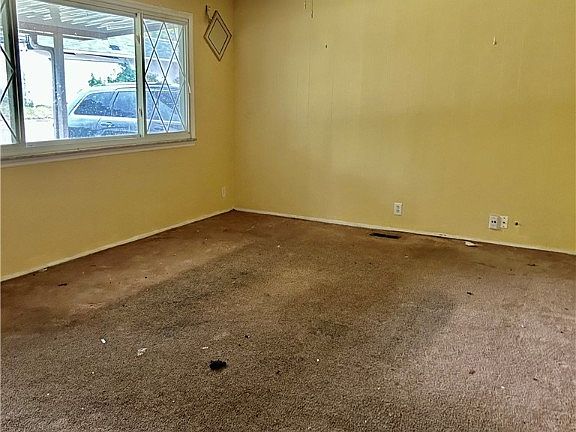 4th image of 916 Haller Ave