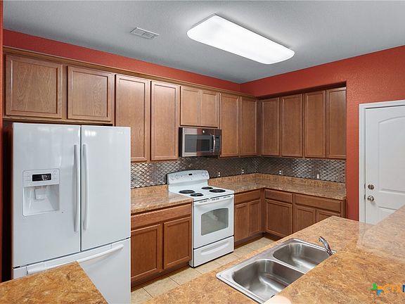 3rd image of 2046 Ridge View Dr
