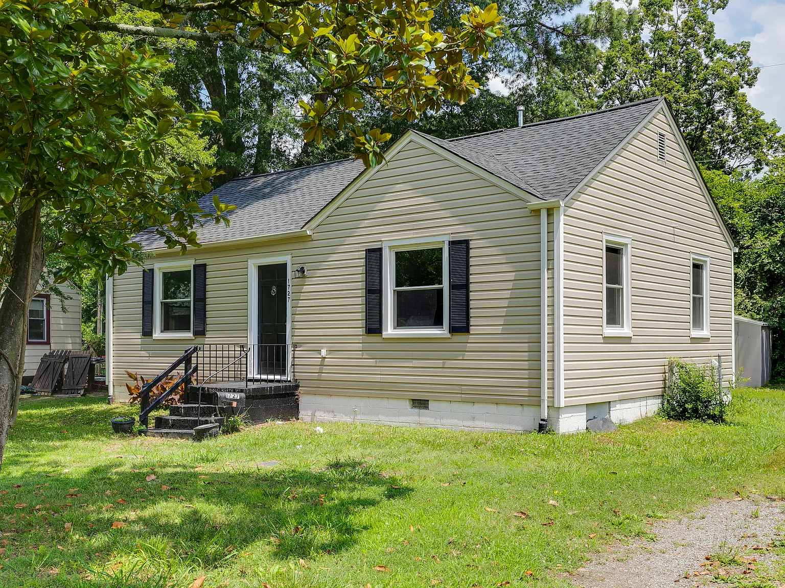 1727 Rockwood Rd — Photo 3