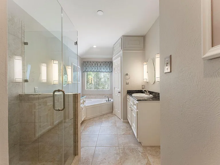 150 W Bristol Oak Cir — Photo 34