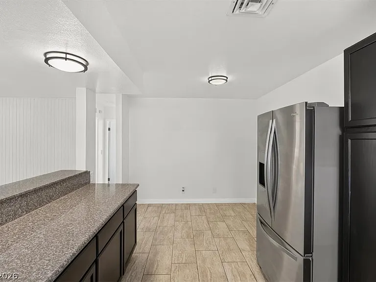 6834 Grandola Dr — Photo 16