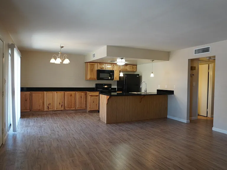 Kitchen dining area
