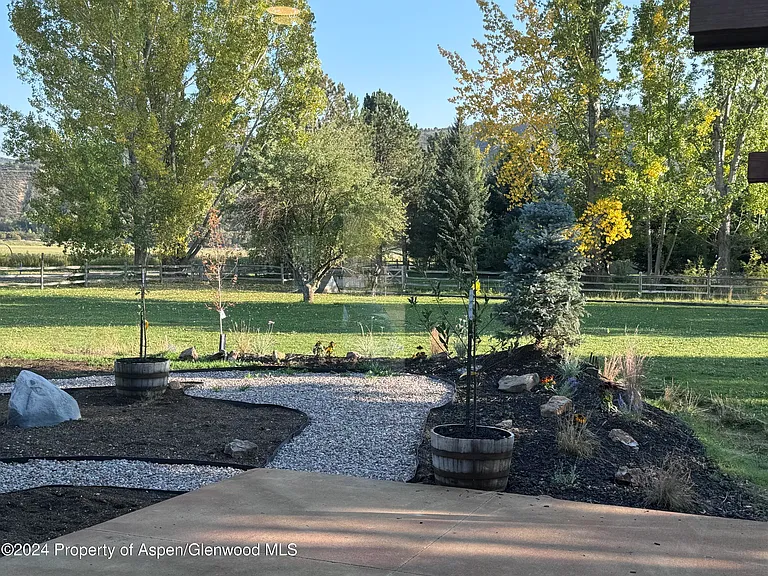 24 Cherry Ln — Photo 38