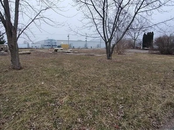 3219 Memorial Dr S, Elwood, IN 46036