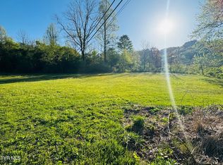 11135 Boggs Hollow Rd, Pound, VA 24279