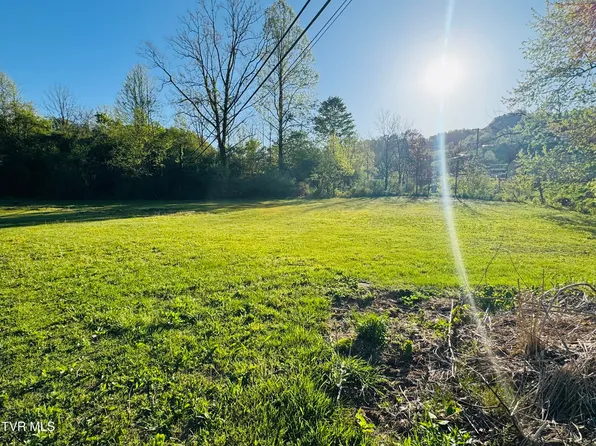 11135 Boggs Hollow Rd, Pound, VA 24279