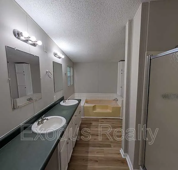 94 Sean Ln — Photo 8