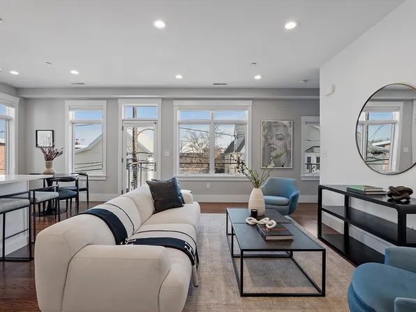 21 Murdock St #B, Somerville, MA 02145