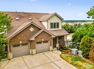 857 Illinois St #R4, Lemont, IL 60439