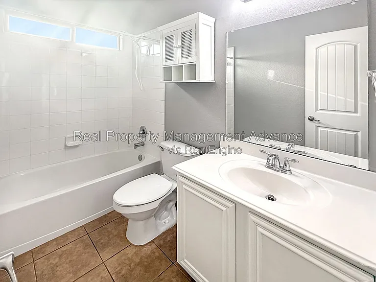 512 Winchester Dr — Photo 18