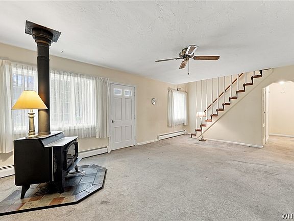 4th image of 138 Louis St