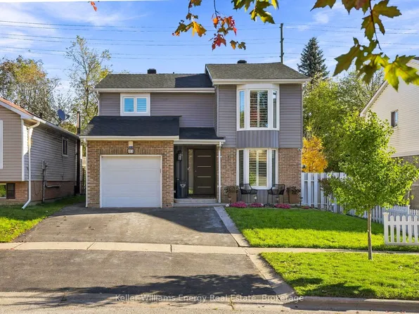 801 Greenbriar Dr, Oshawa, ON L1G 7J5