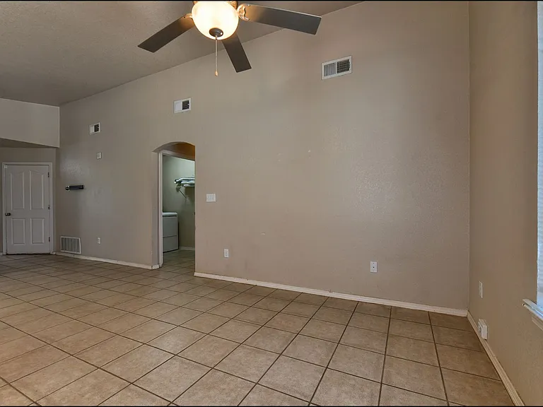 7351 Burntside Ln — Photo 10