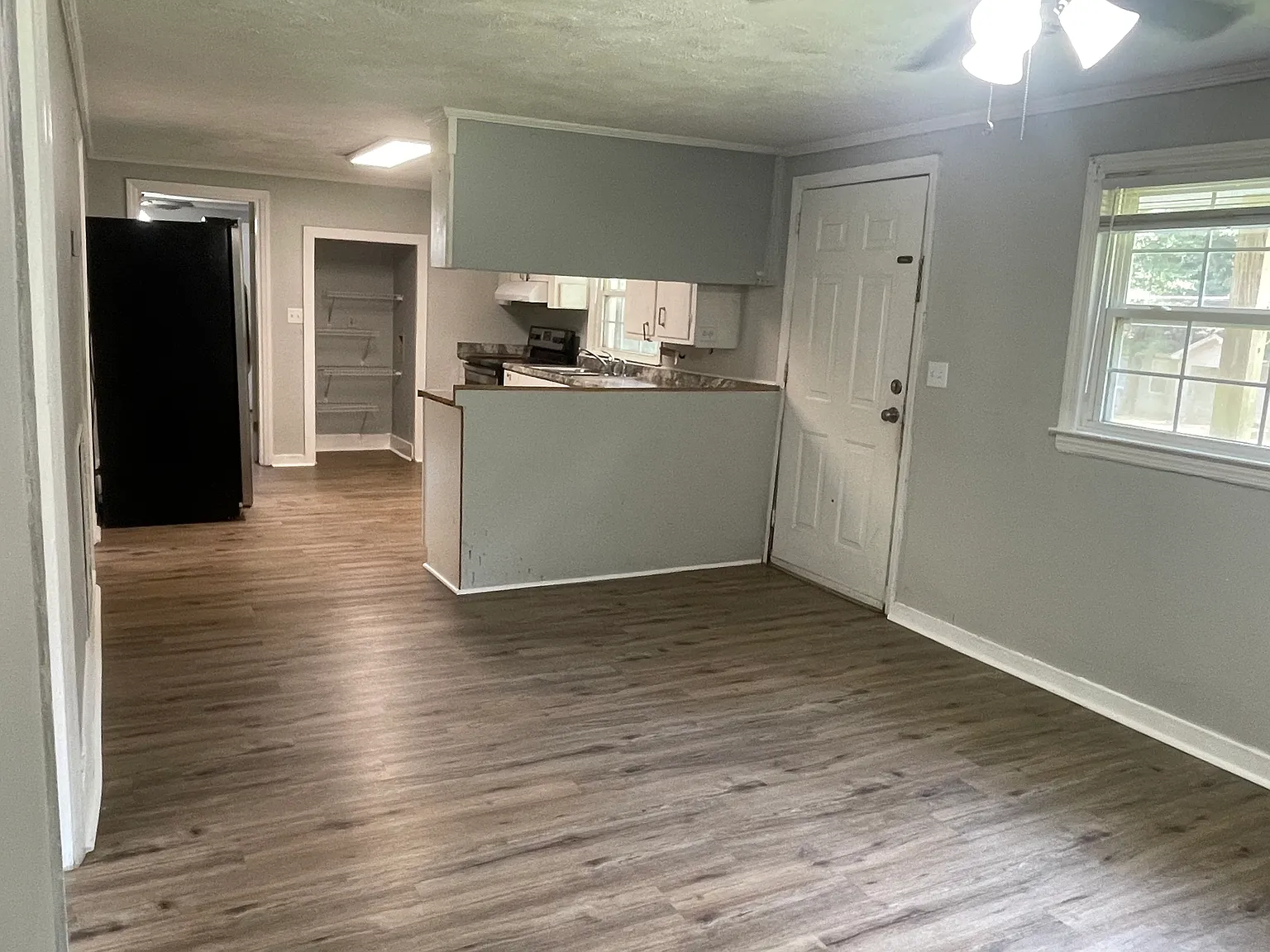 3 bed, 1008 sqft, $1,400 — Photo 3