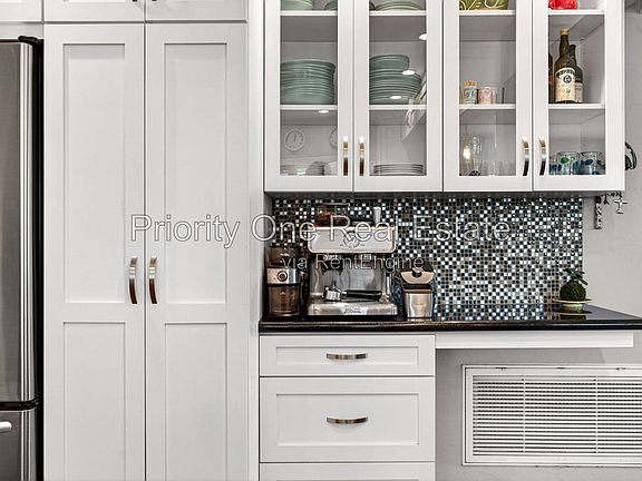 3rd image of 7354 Colony Rd