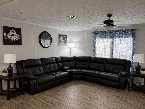 2nd image of 862 Jacks Rd