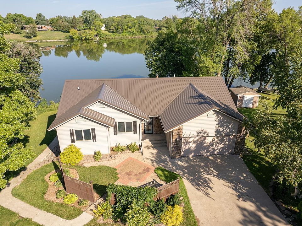 1st image of 912 Shoreview Dr