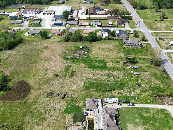 3rd image of 2155 Coteau Rd