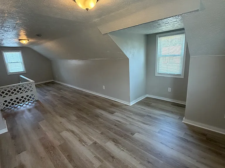 12110 Shady Oak Blvd — Photo 20