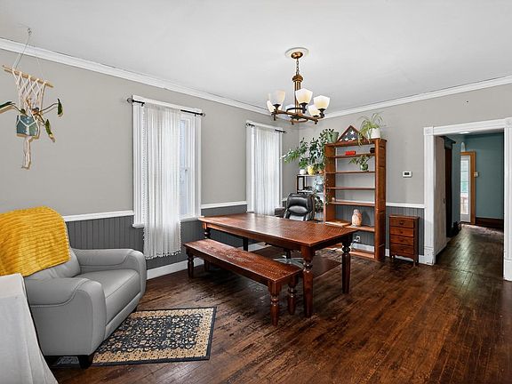 4th image of 2832 S Burrell STREET