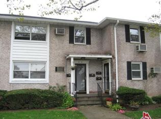 81 41 268th St, Floral Park, NY 11001