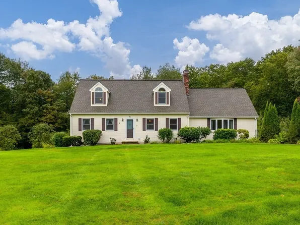 9 Knollwood Dr, Charlton, MA 01507