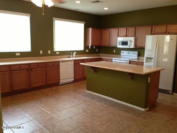 5th image of 244 E Rock Wren Dr