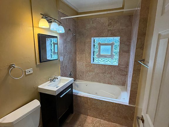 5th image of 1303 E 71st Pl #1