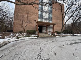 5820 Oakwood Dr Unit 5L, Lisle, IL