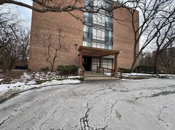 5820 Oakwood Dr Unit 5L, Lisle, IL 60532