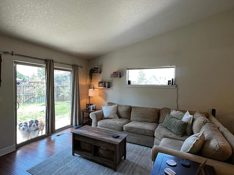 993 SW 25th Ln — Photo 5