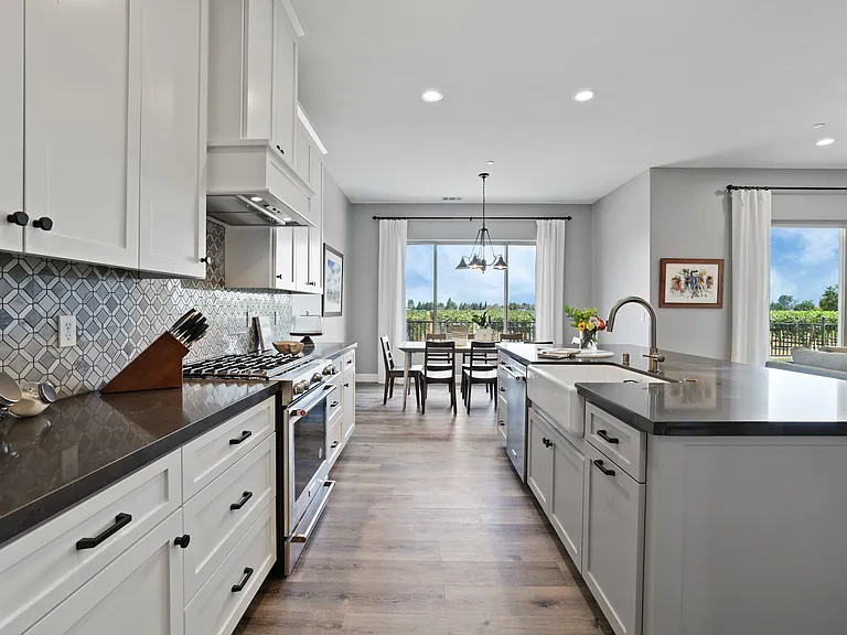 9467 E Jahant Rd — Photo 30
