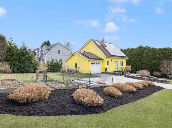 43 Mast St, Jamestown, RI 02835