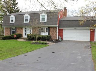 76 Bent Oak Trl, Fairport, NY 14450