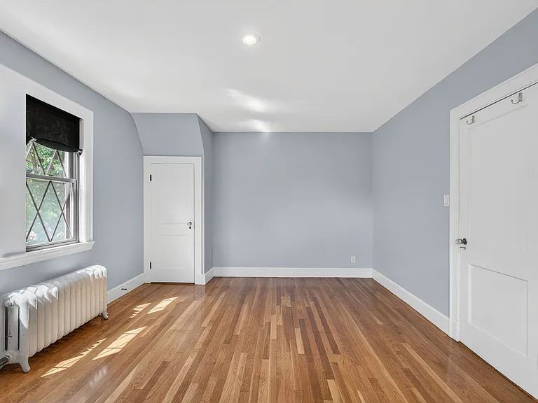 28 Thurlow Ave — Photo 11