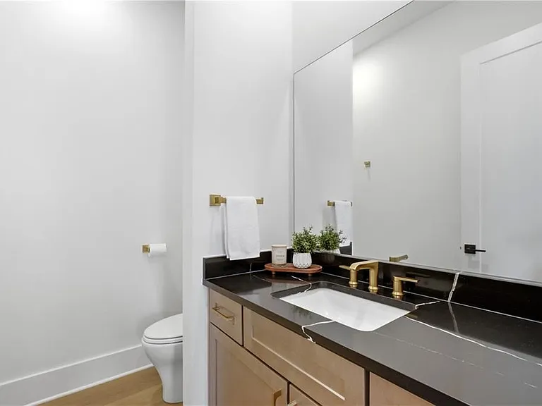 4510 Hawthorn Cir — Photo 23