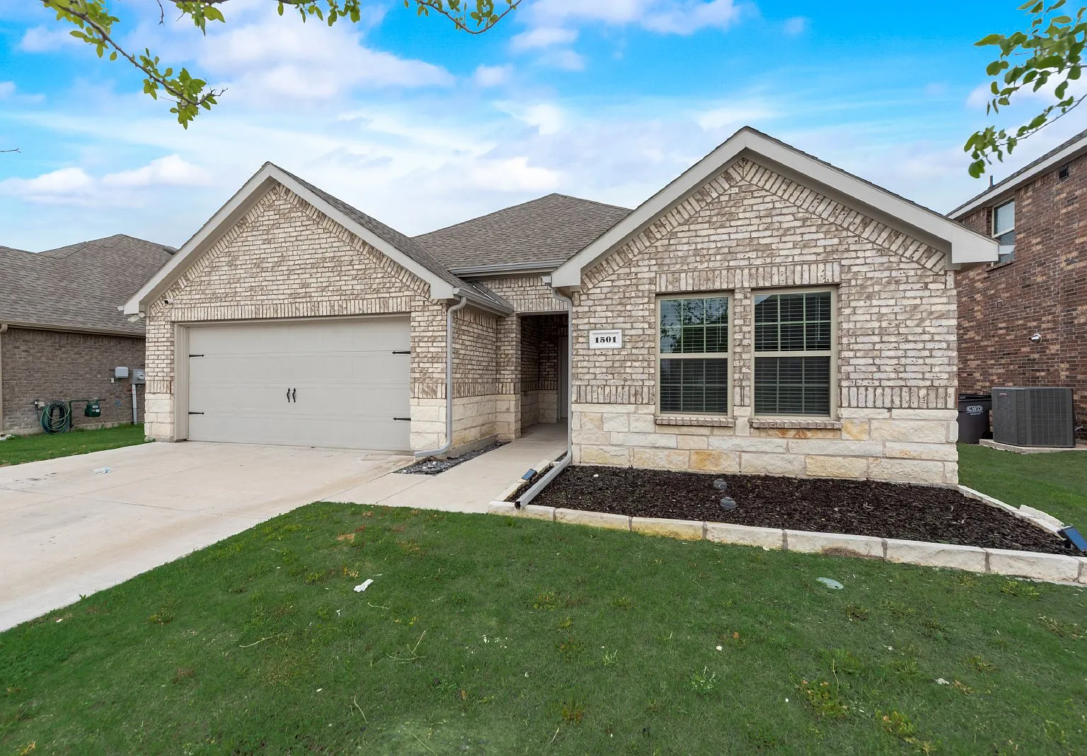 4 bed, 2.0 bath, 1794 sqft, $1,950 — Photo 4