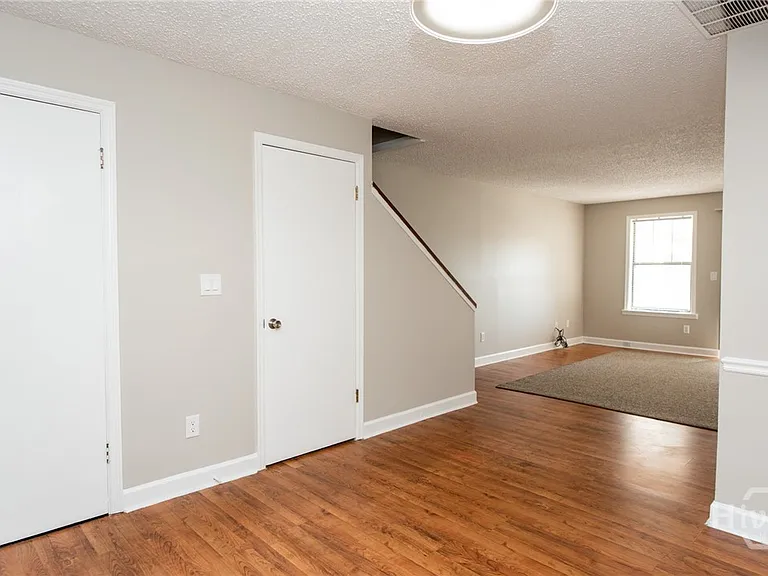 290 Appleby Dr #252 — Photo 9