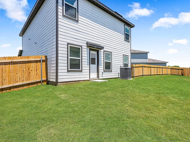 14500 Wahlbergs Way — Photo 9