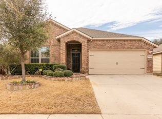 10425 Rising Knoll Ln, Fort Worth, TX 76131
