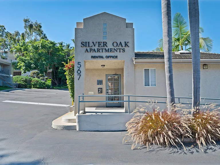 Silver Oak Apartments — Photo 1