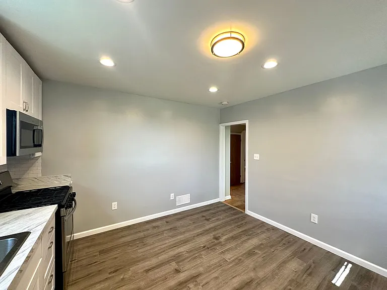 805 N Woodward Dr — Photo 9