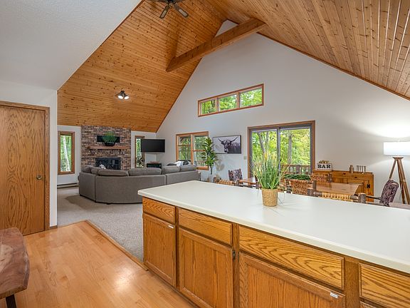 3rd image of 1452 194th Avenue