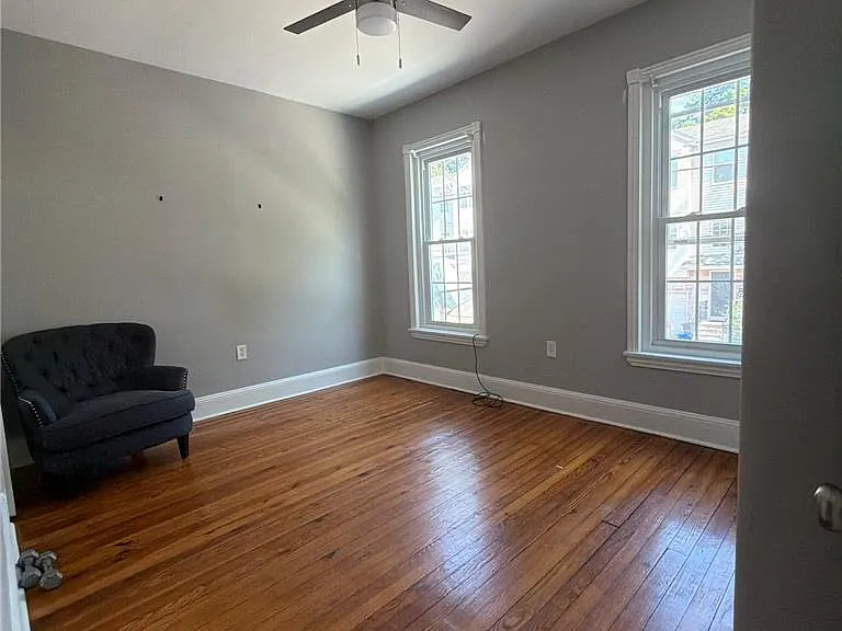 350 Dupont St — Photo 6
