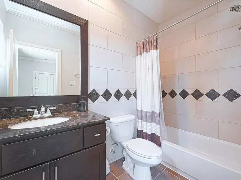 1739 Oakdale St — Photo 12