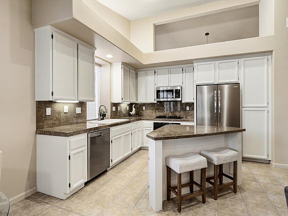 4th image of 1484 Willow Bend Rd