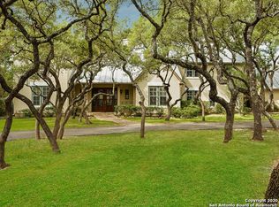 102 Oakwood Ln, Boerne, TX 78015