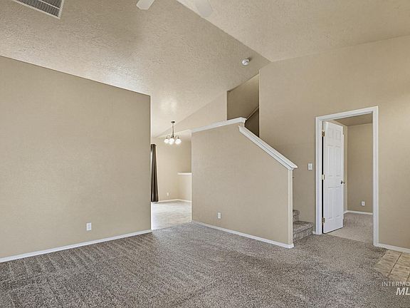 5th image of 236 E Wythburn St